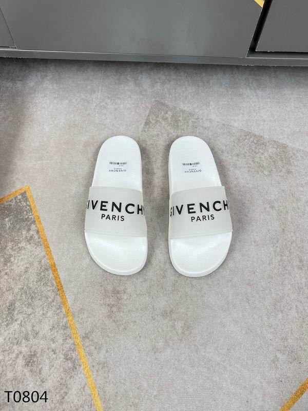 GIVENCHY Men's Slippers 32